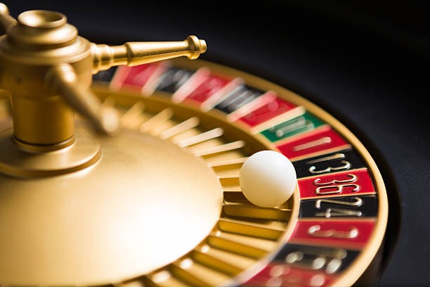 Multi-sport dashboard showing Liga 1 and live casino sections